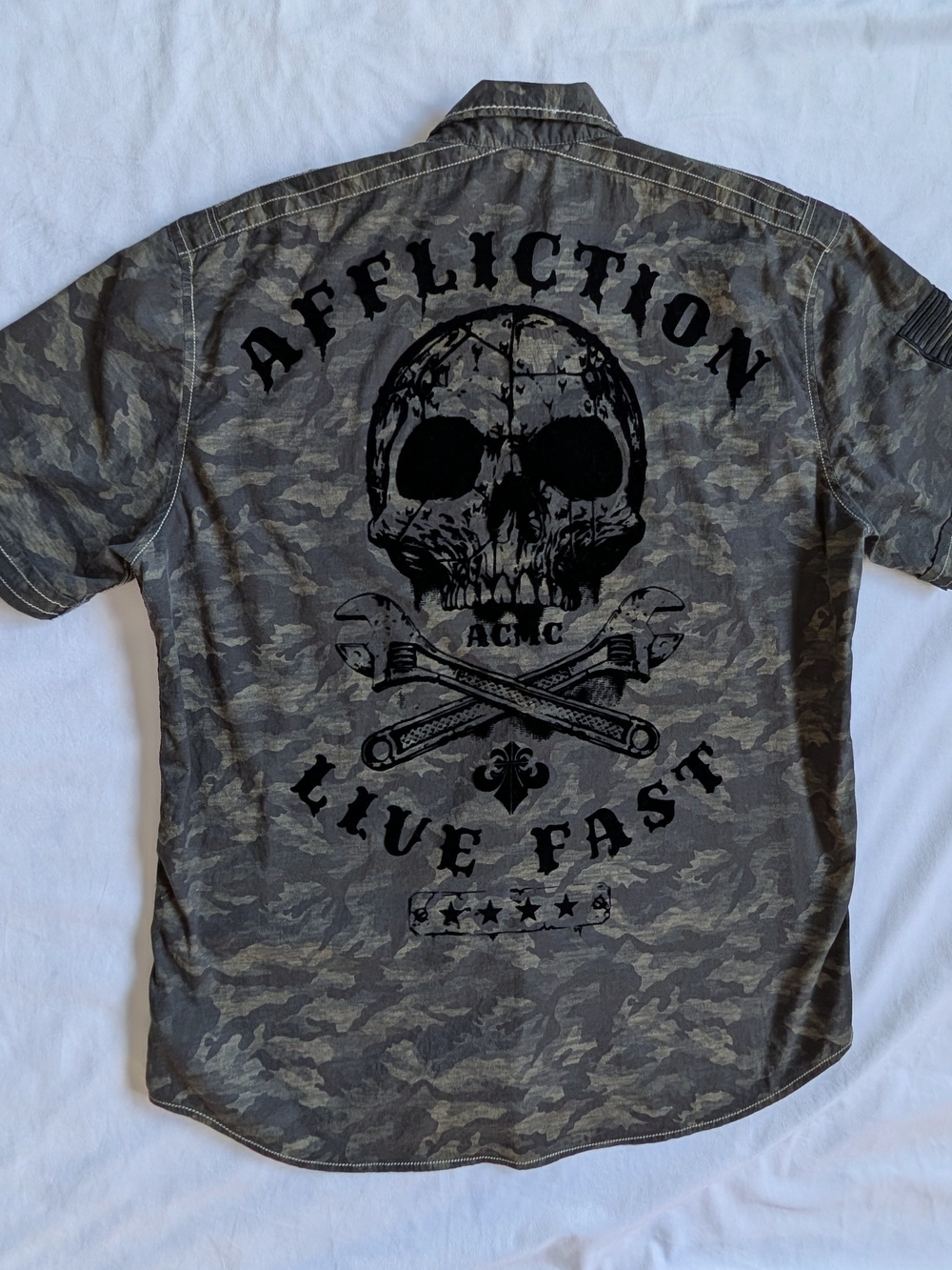 Affliction Camo Skull Velvet Graphic “Live Fast” Shirt XL